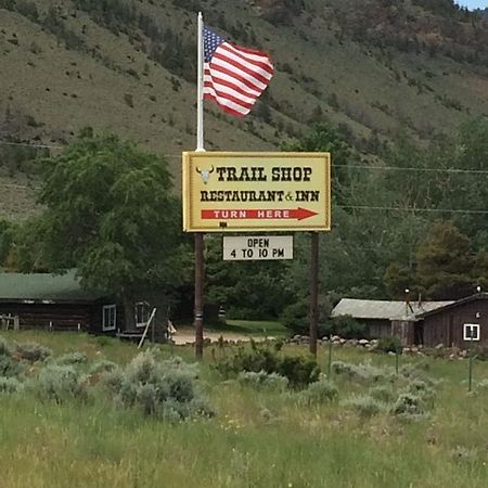 Trail Shop Inn Вапити Экстерьер фото